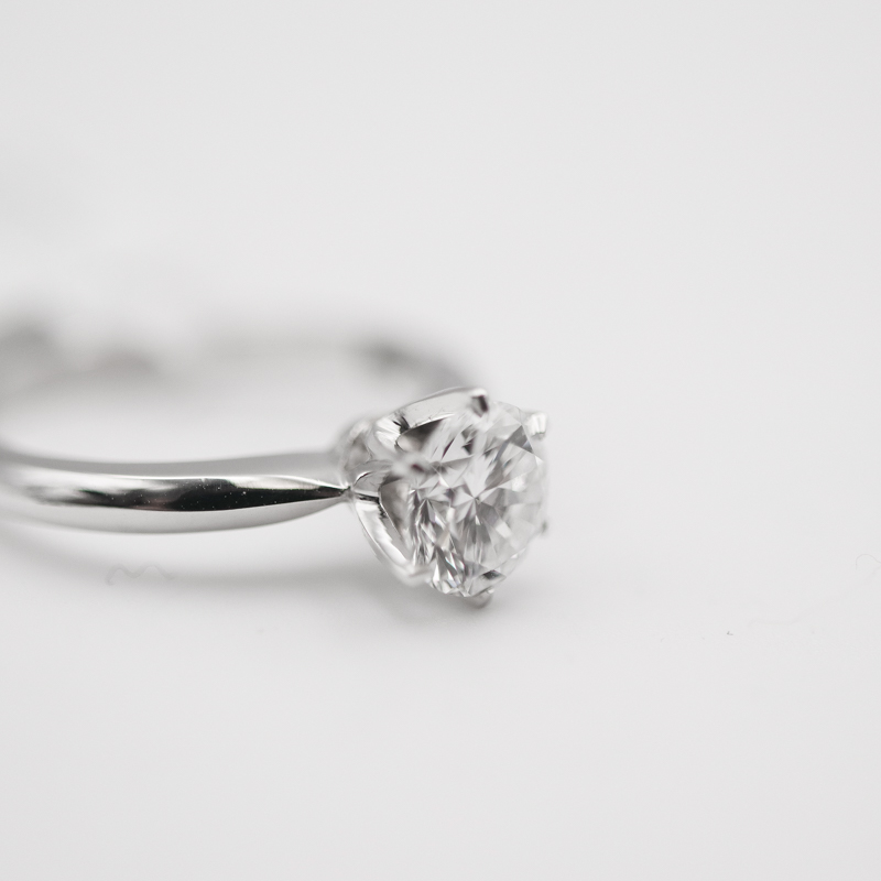 Jewellery Engagement Ring in White Gold Ring