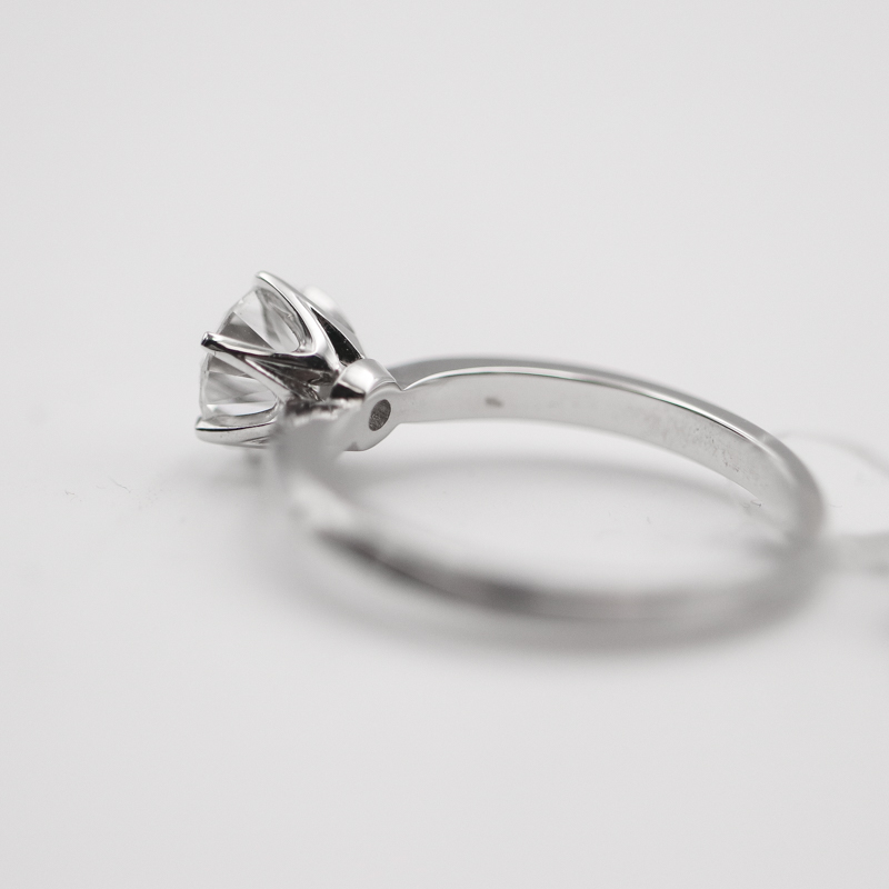 Jewellery Engagement Ring in White Gold Ring
