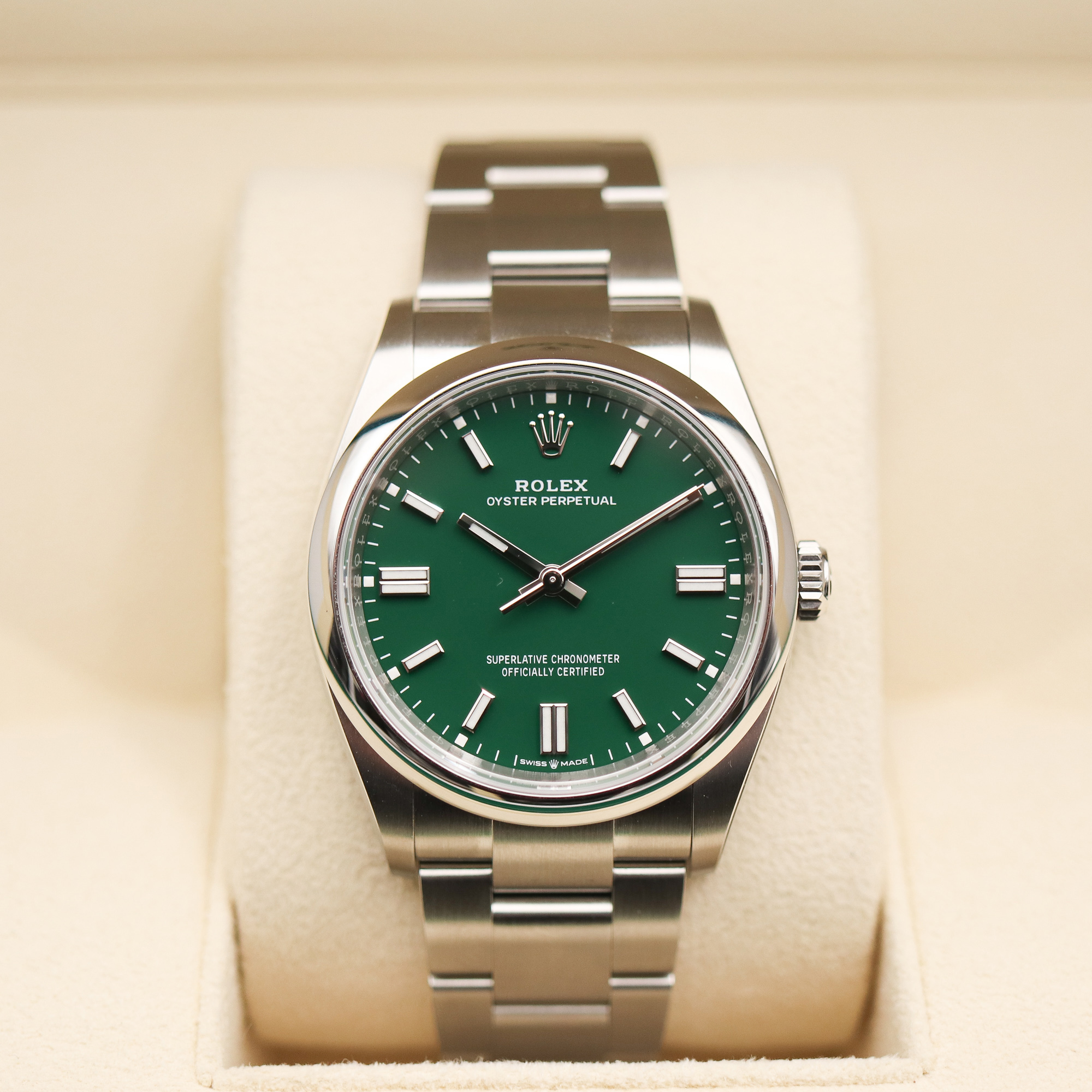 Oyster Perpetual 36 Mm | Rolex | 126000