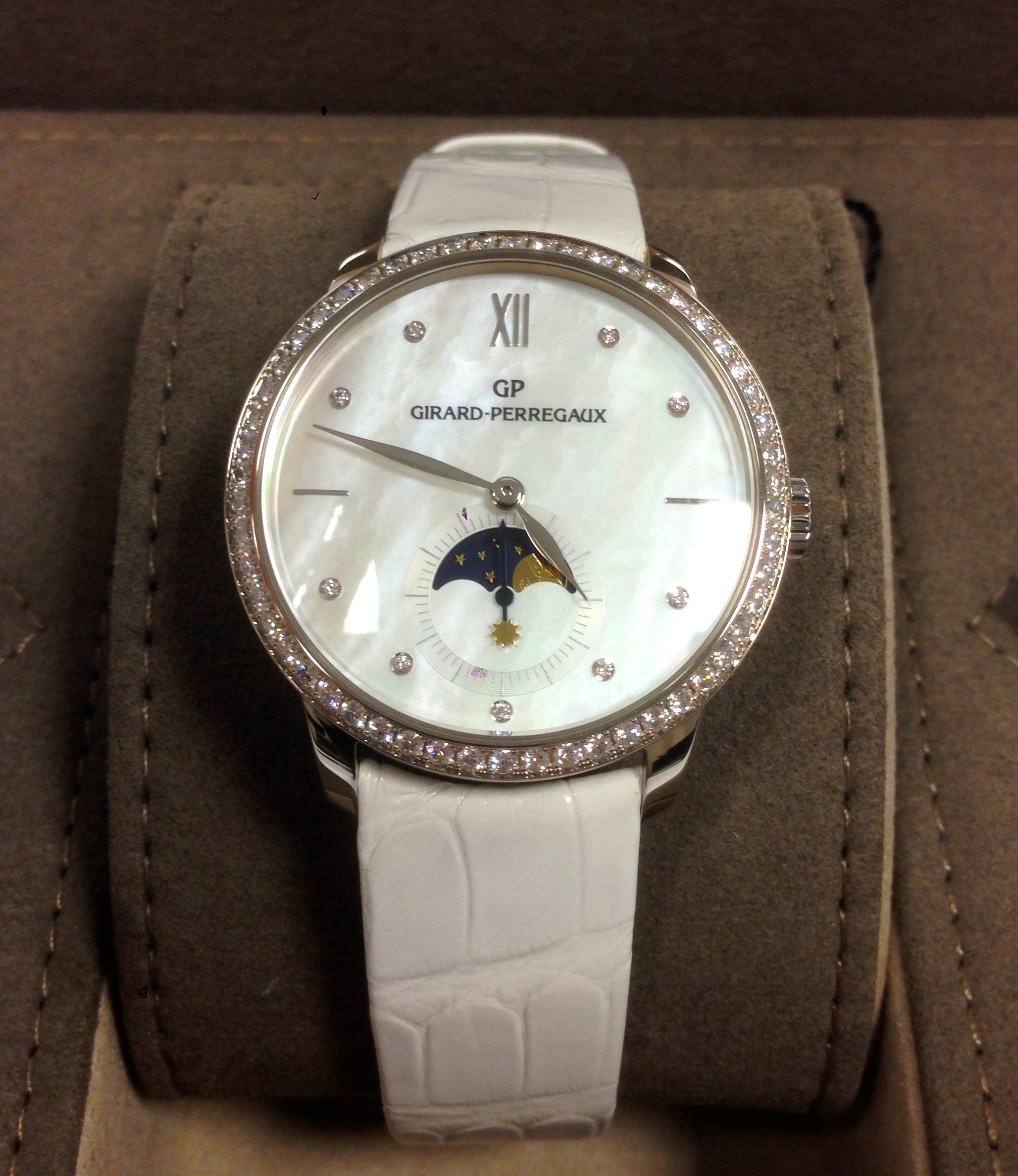 Girard-Perregaux 1966 Lady Moonphase 36mm