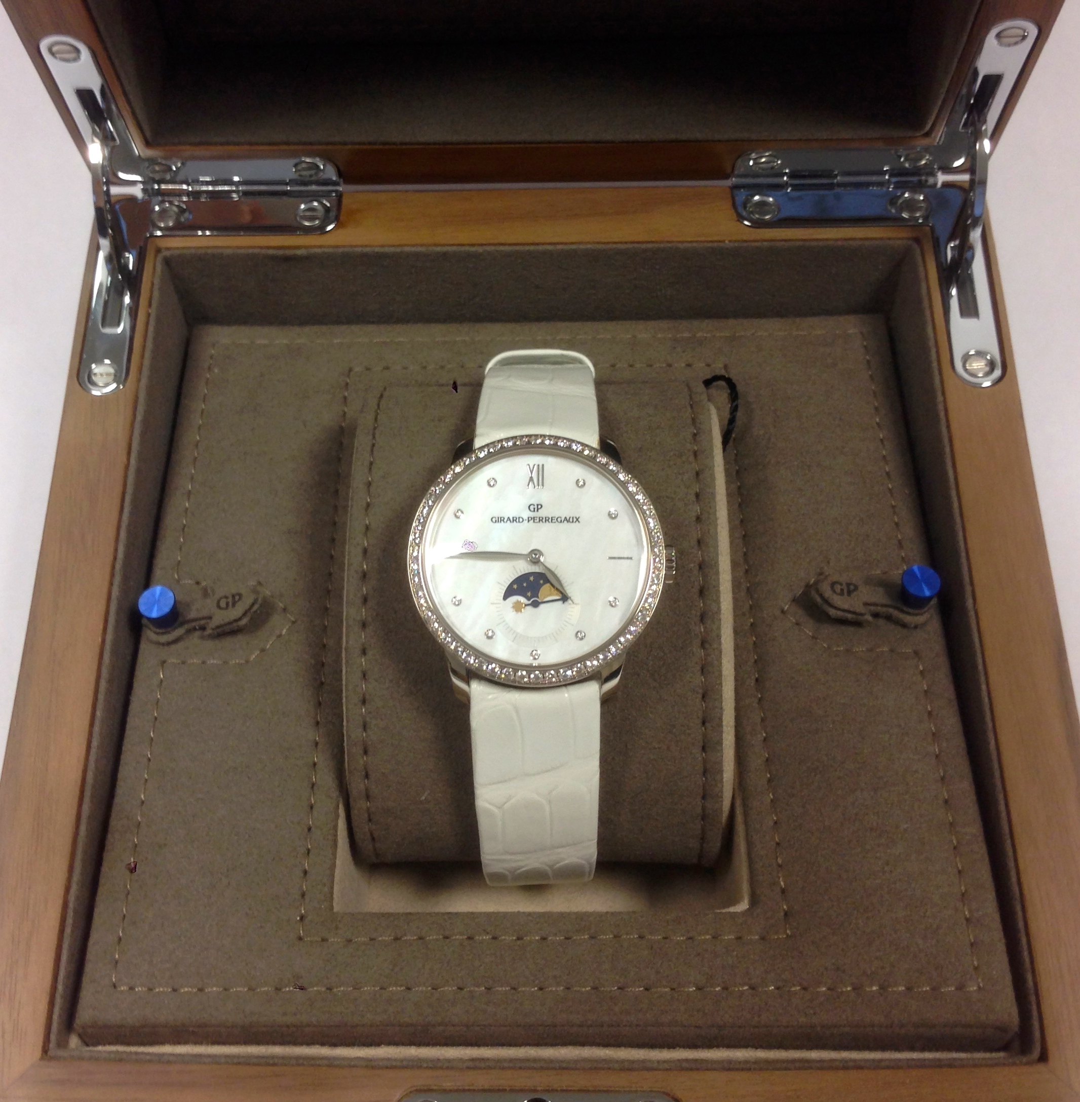 Girard-Perregaux 1966 Lady Moonphase 36mm