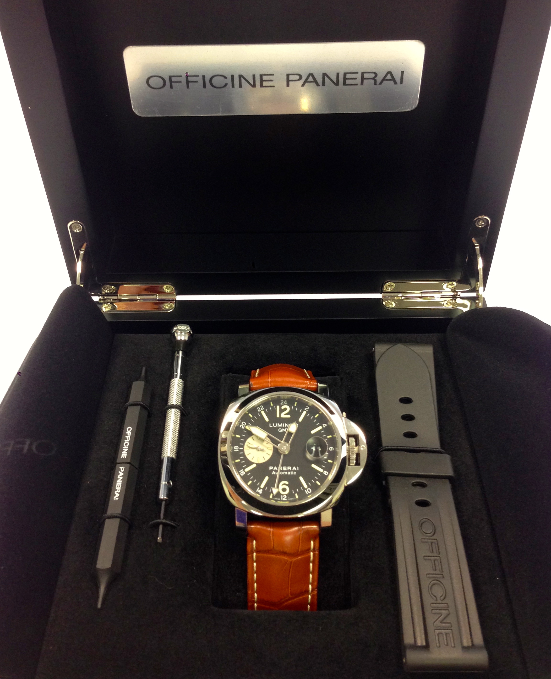 Panerai Luminor GMT