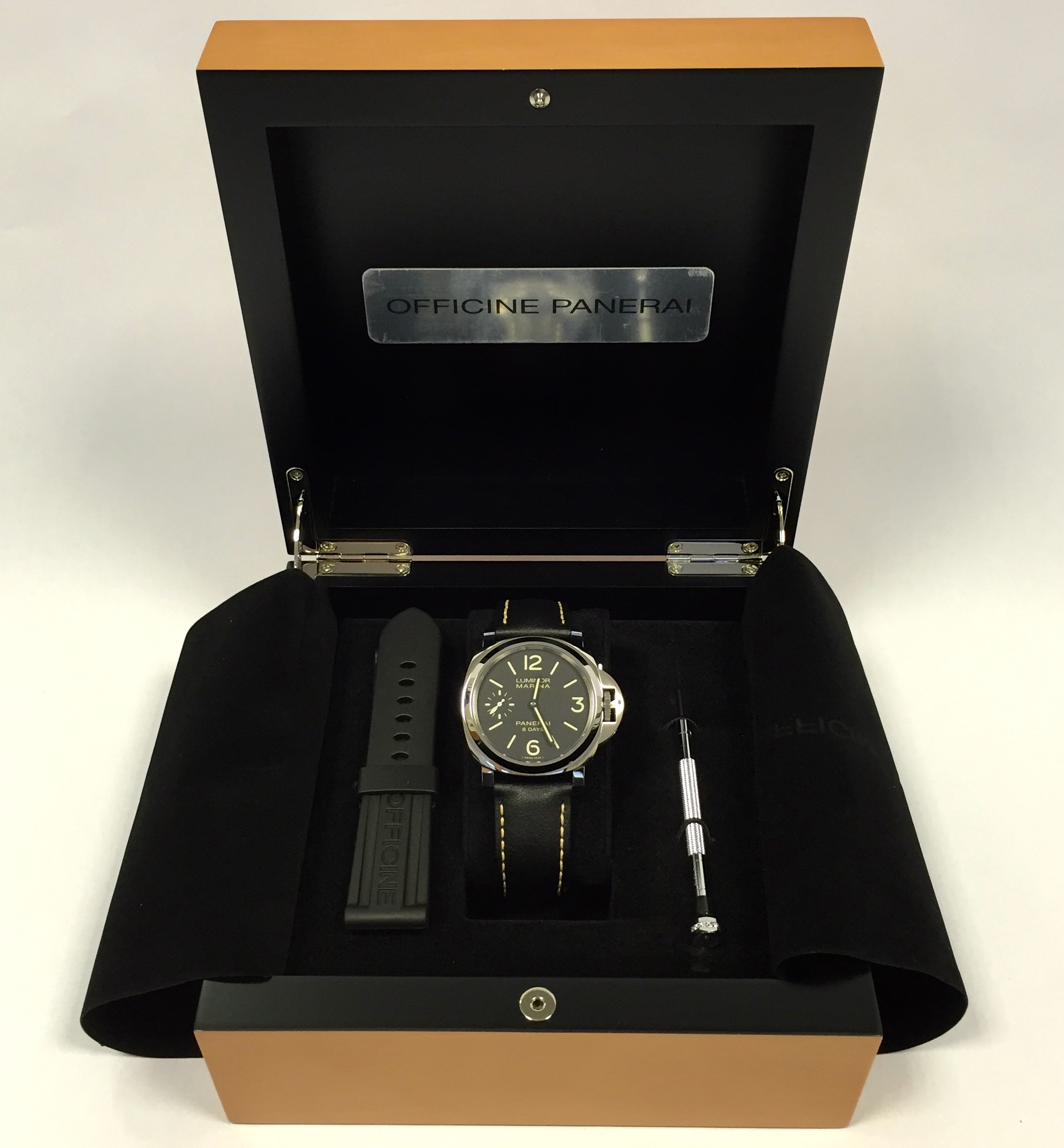 Panerai Luminor 8 Days - 44mm