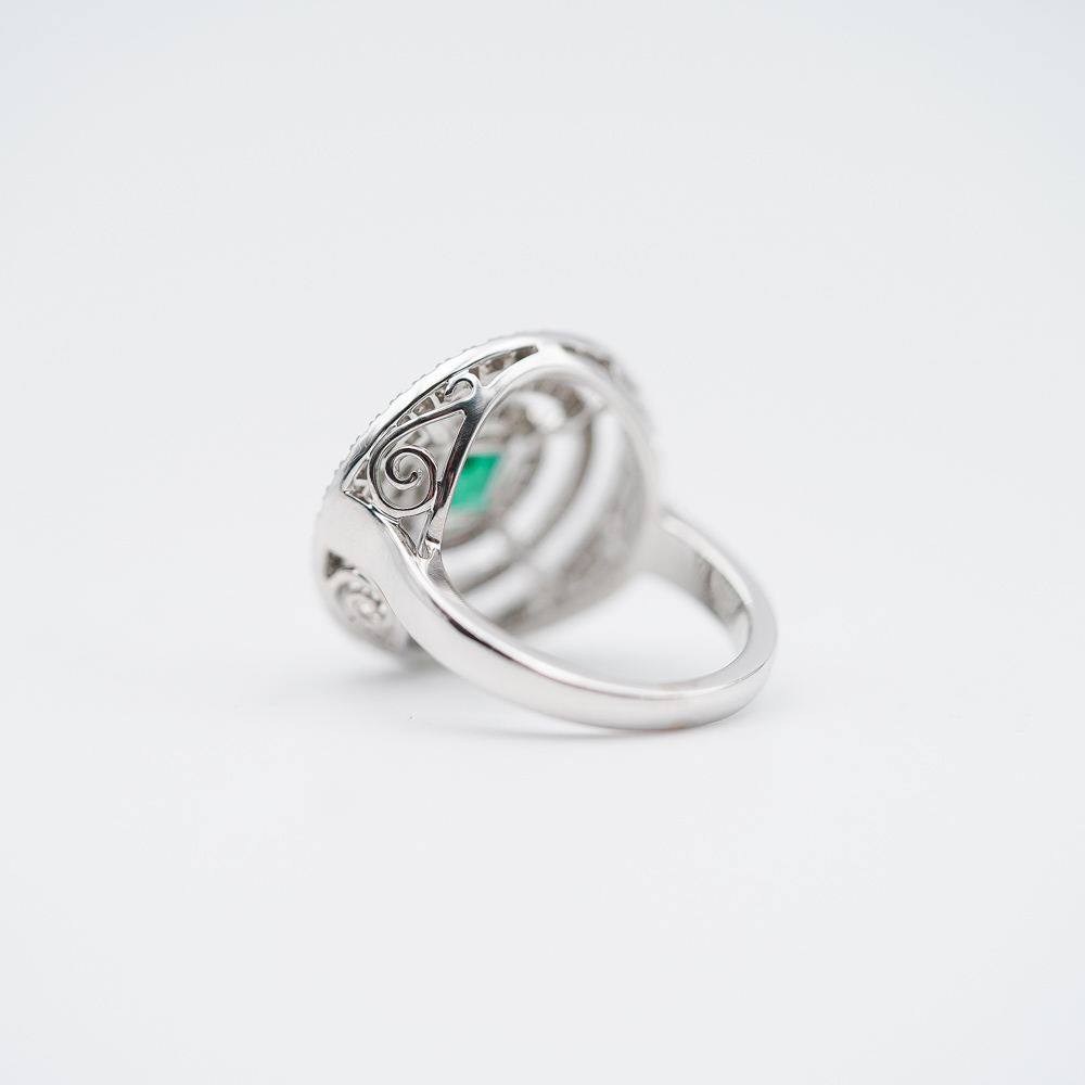 Graff Bulls Eye Emerald Ring