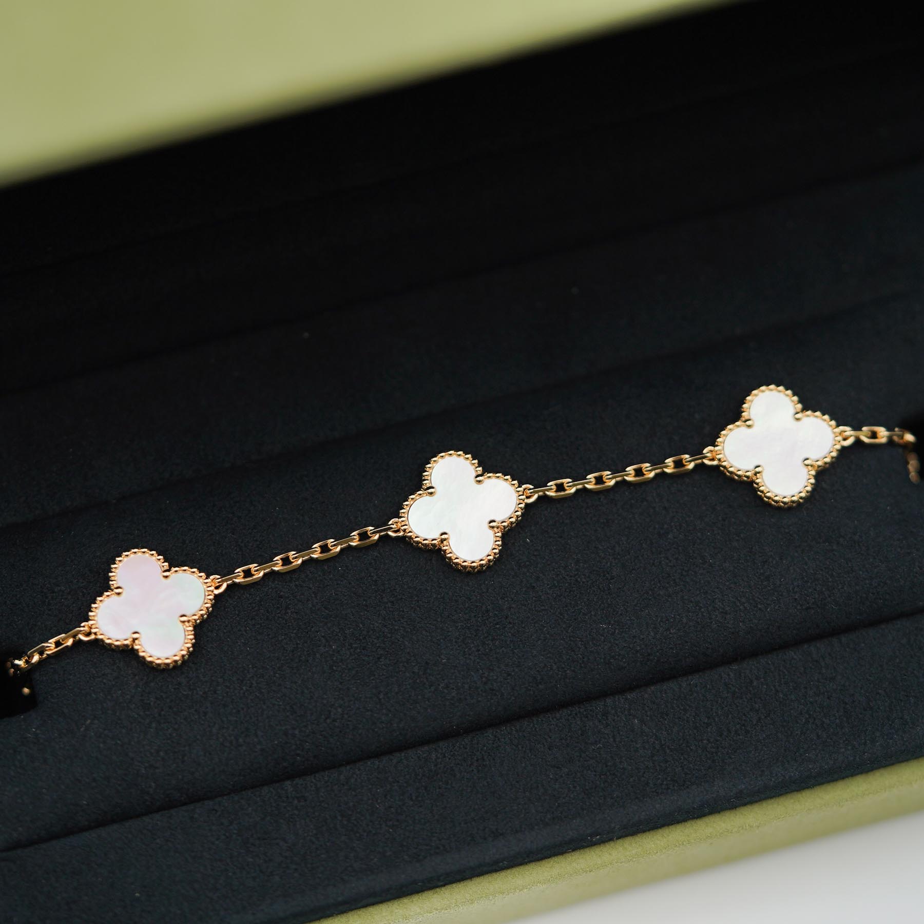 Van Cleef & Arpels Vintage Alhambra bracelet, 5 motifs Bracelet
