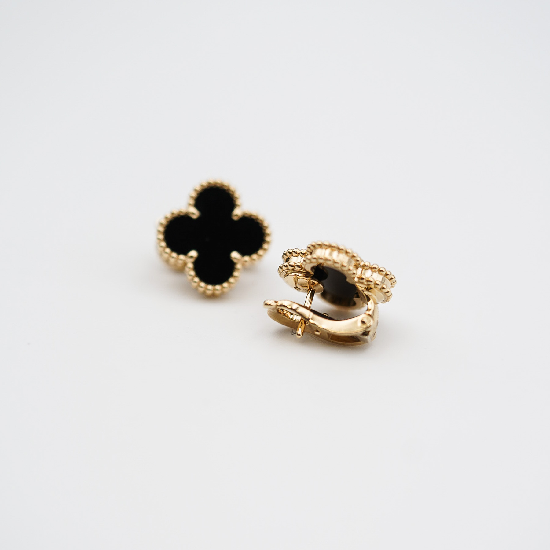 Van Cleef & Arpels Vintage Alhambra earrings 耳環