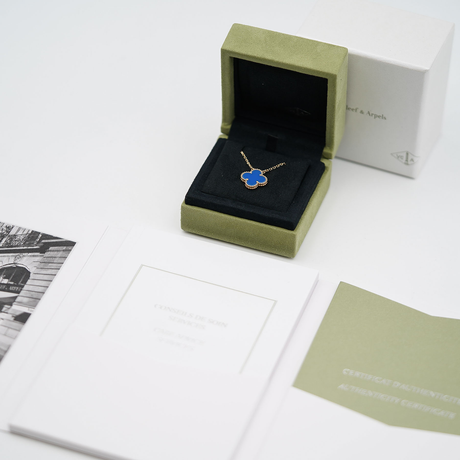 Van Cleef & Arpels Vintage Alhambra pendant Necklace