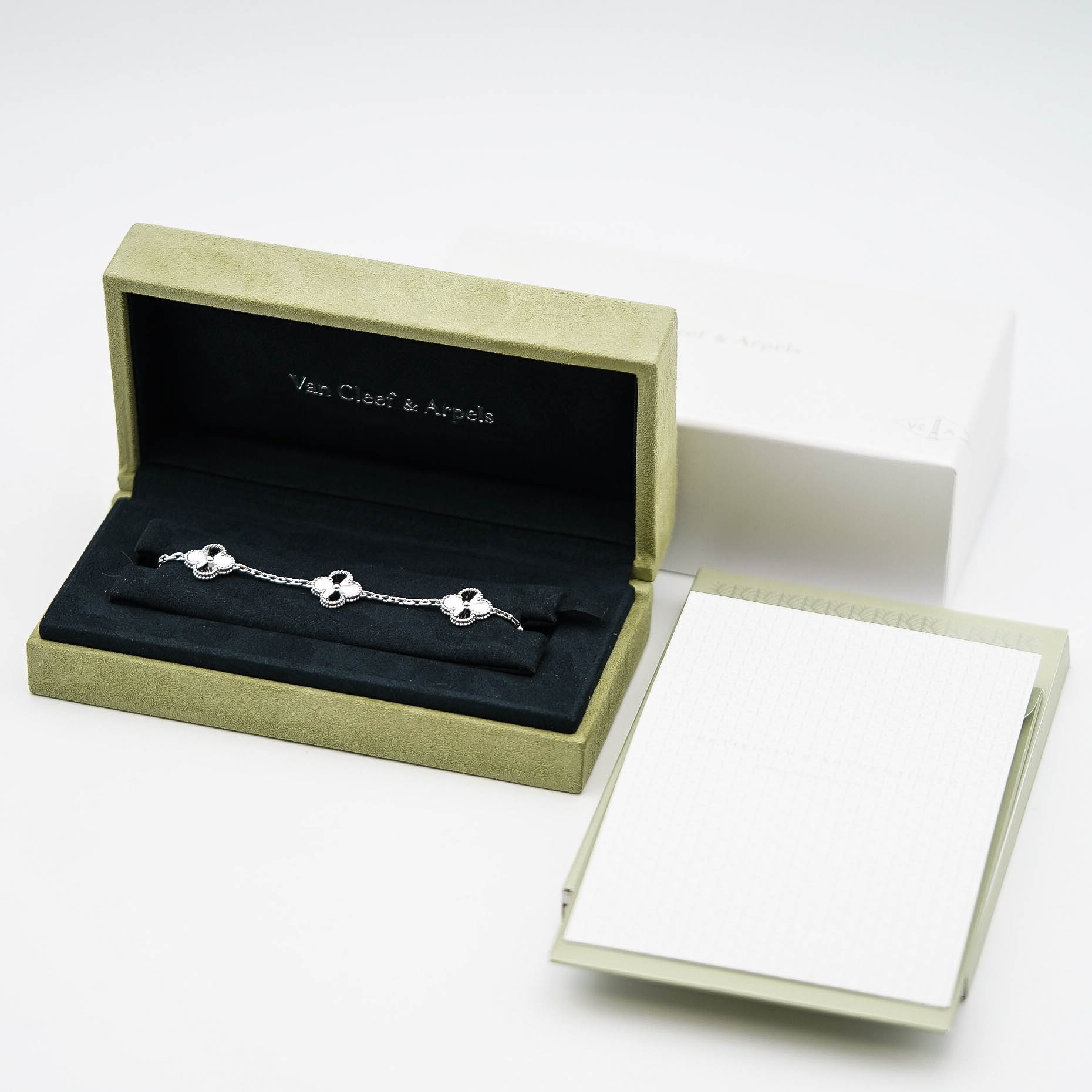 Van Cleef & Arpels Vintage Alhambra bracelet, 5 motifs Bracelet