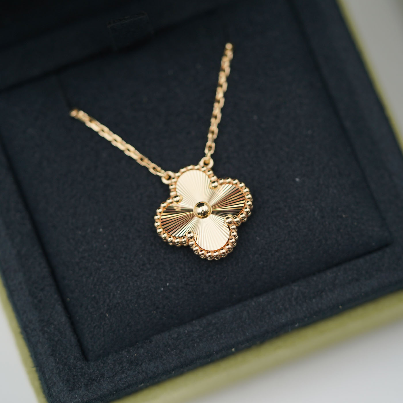 Van Cleef & Arpels Vintage Alhambra pendant Necklace