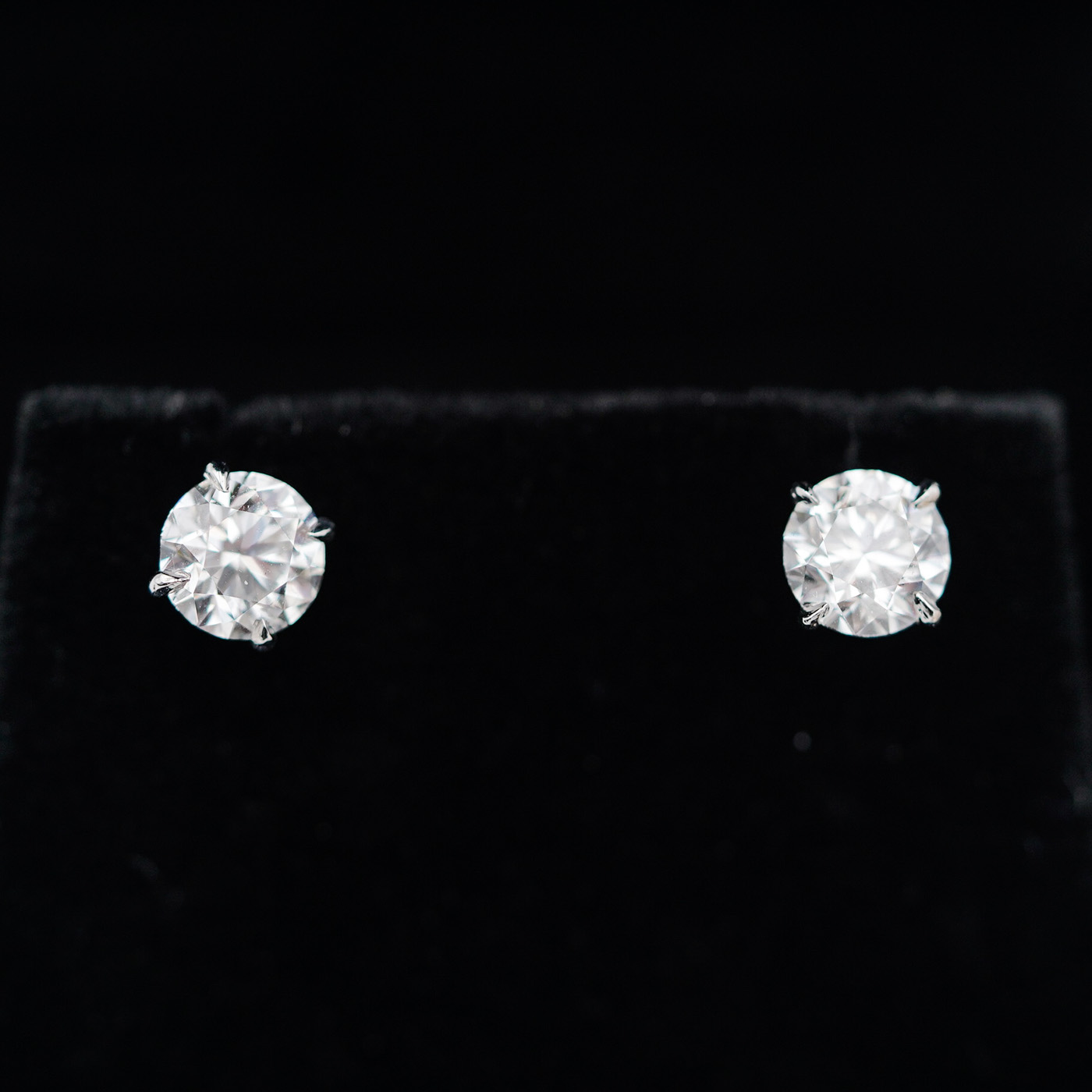 Jewellery Round Diamond Stud Earrings