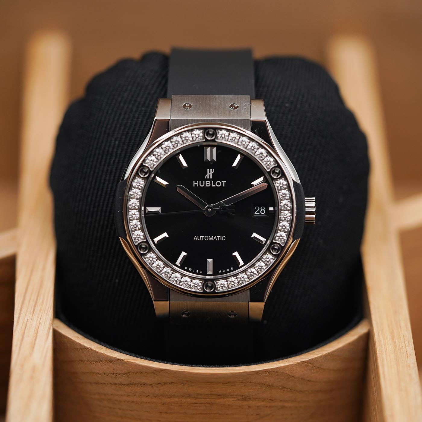 Hublot Classic Fusion 33 Titanium Diamonds