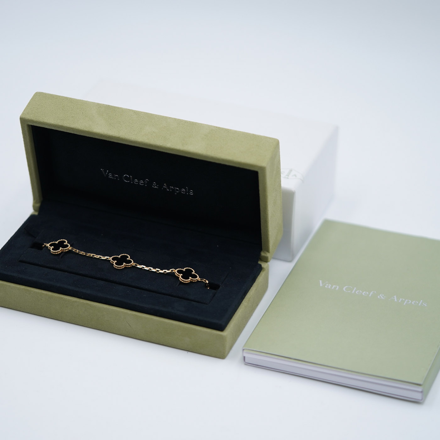 Van Cleef & Arpels Vintage Alhambra bracelet, 5 motifs Onyx Armbånd