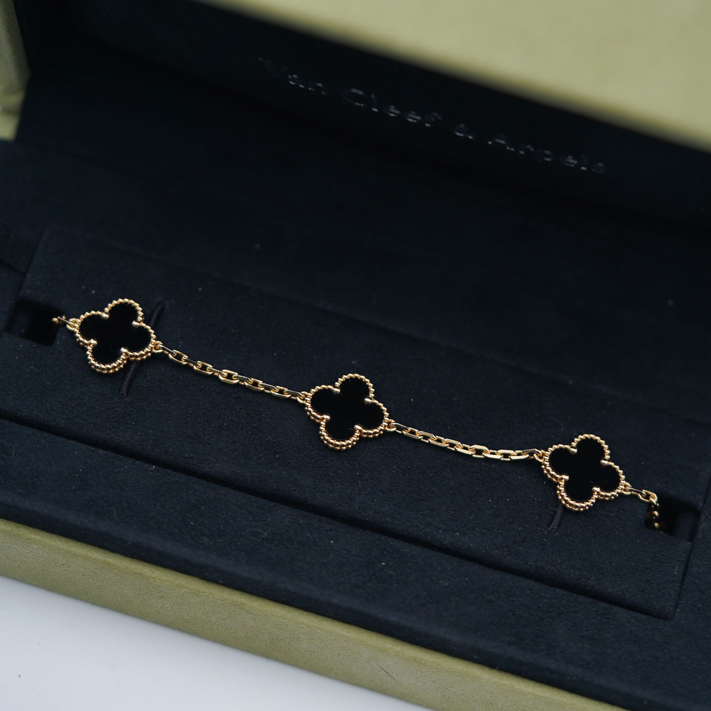 Van Cleef & Arpels Vintage Alhambra bracelet, 5 motifs Onyx Armbånd