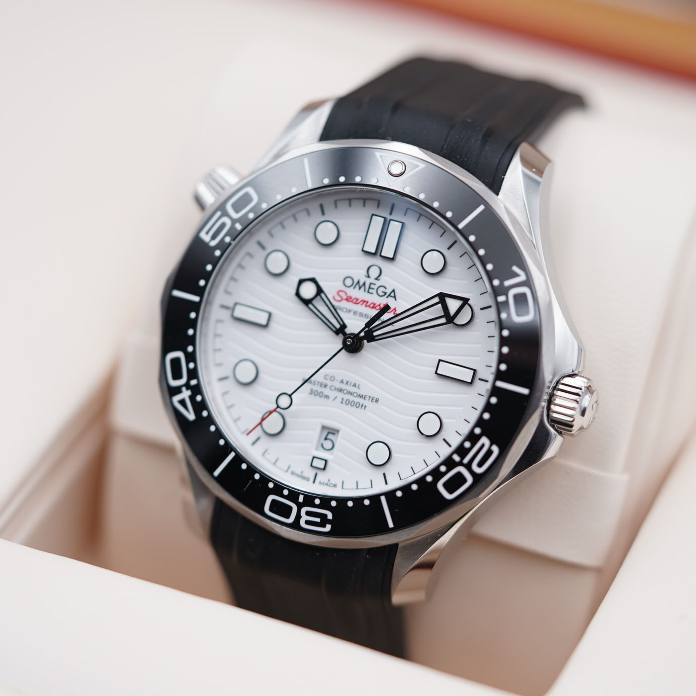 Omega Seamaster Diver 300M Co-Axial Master Chronometer 42mm