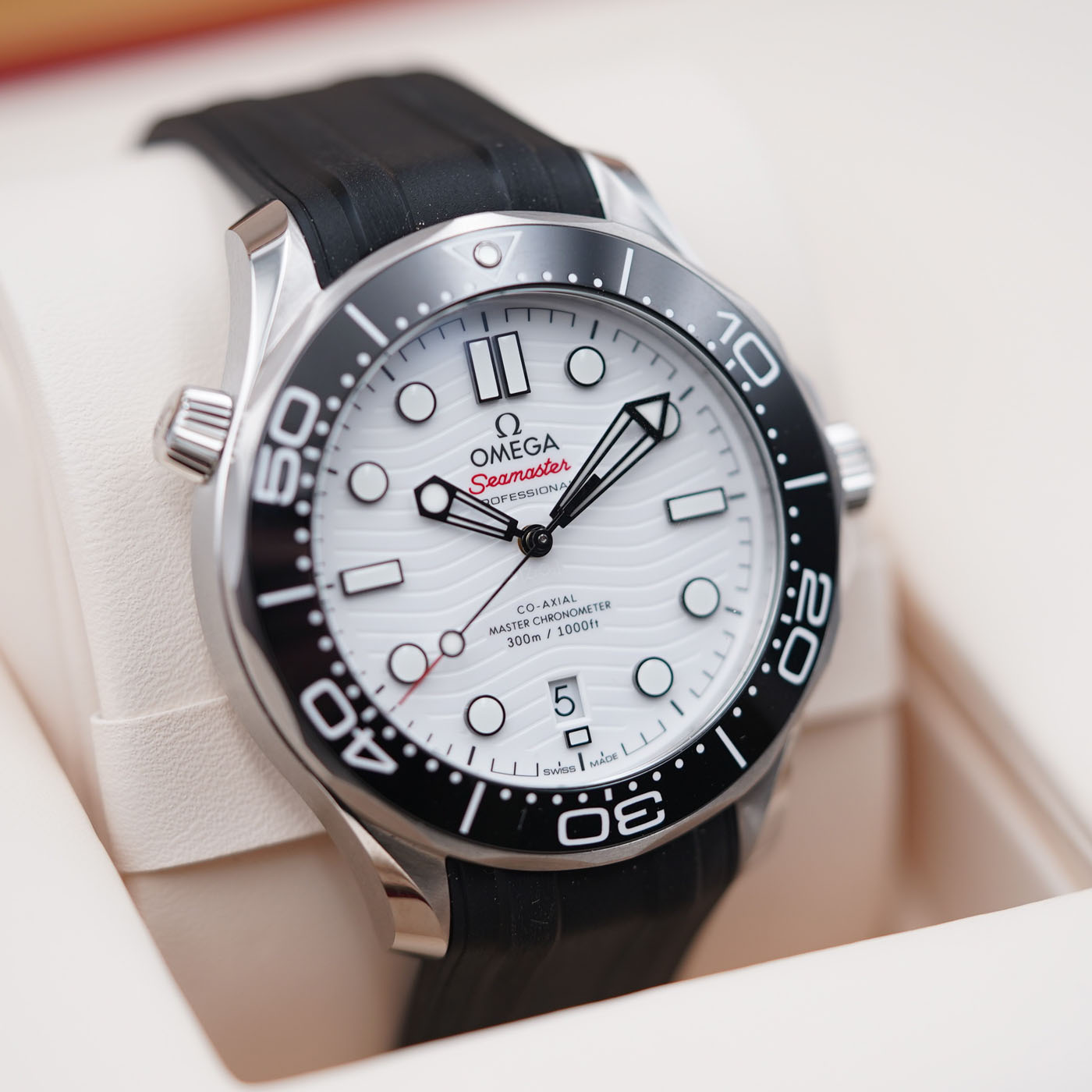 Omega Seamaster Diver 300M Co-Axial Master Chronometer 42mm