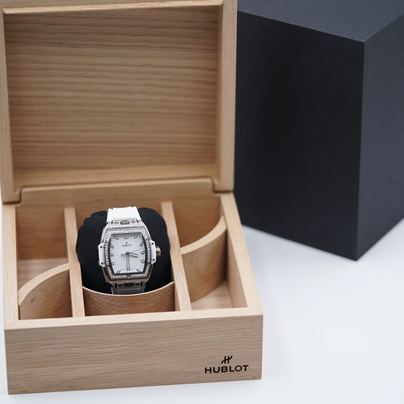 Hublot Spirit of Big Bang Titanium White Pave