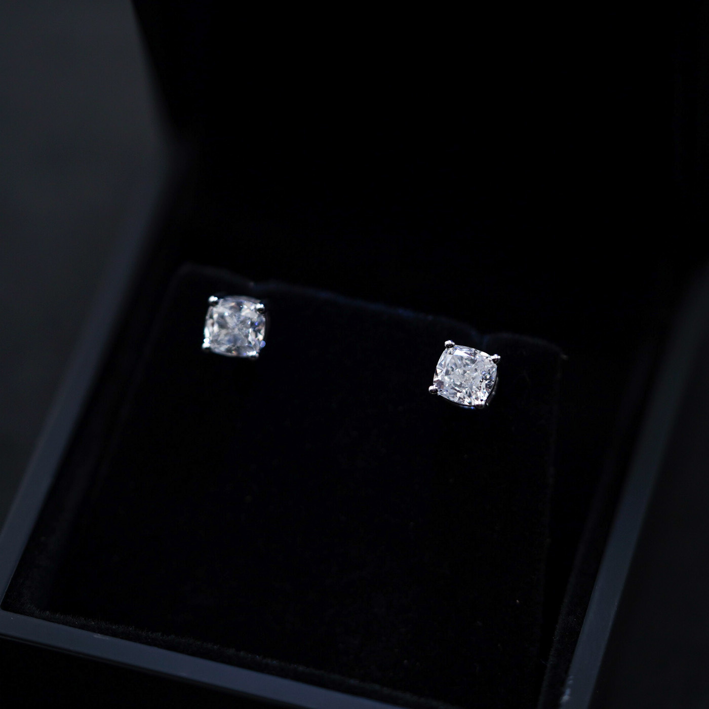 Jewellery Cushion Diamond 2ct Solitare Stud Earrings