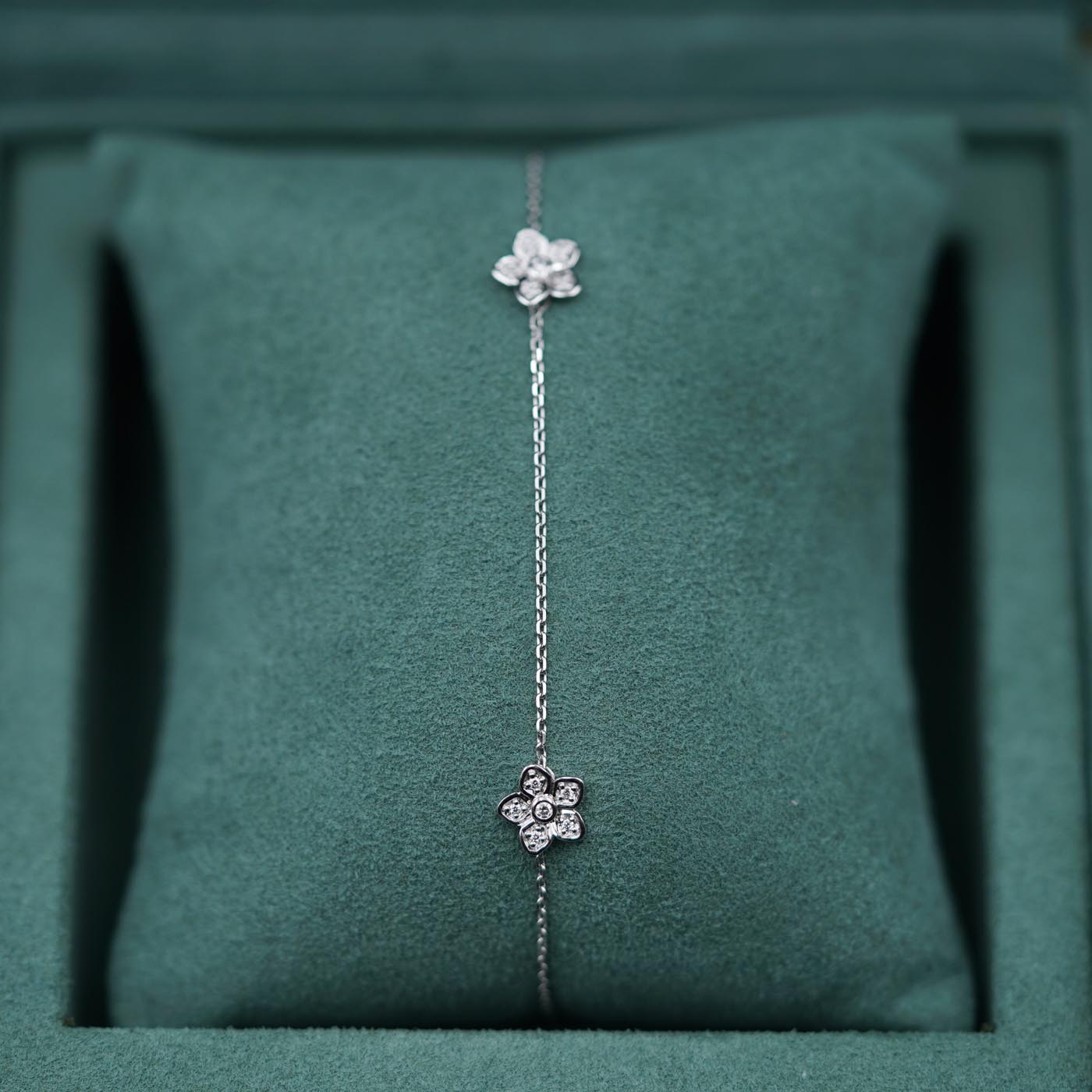 Graff Wild Flower Petite Pavé Diamond Bracelet Armband