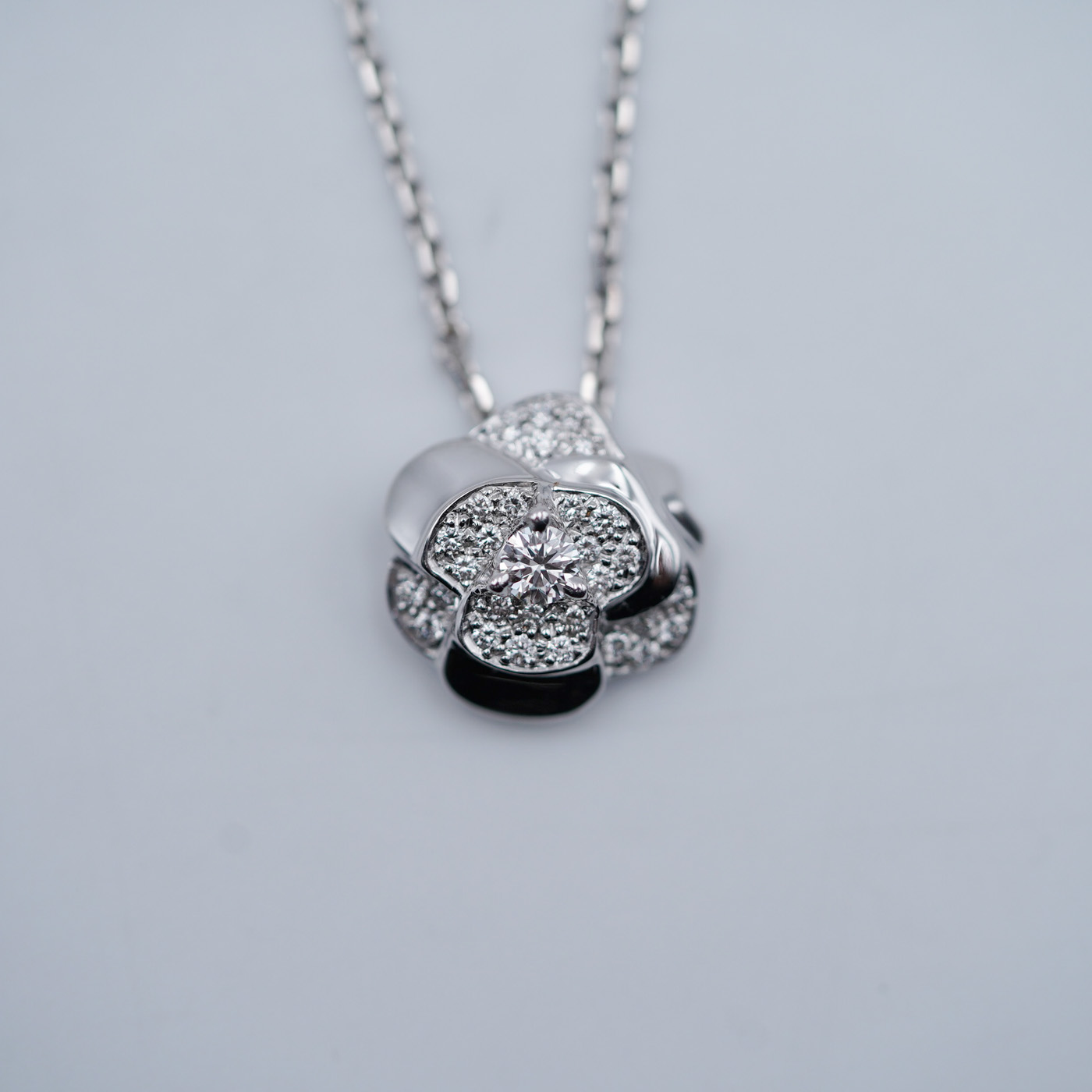 Chanel Camélia Necklace