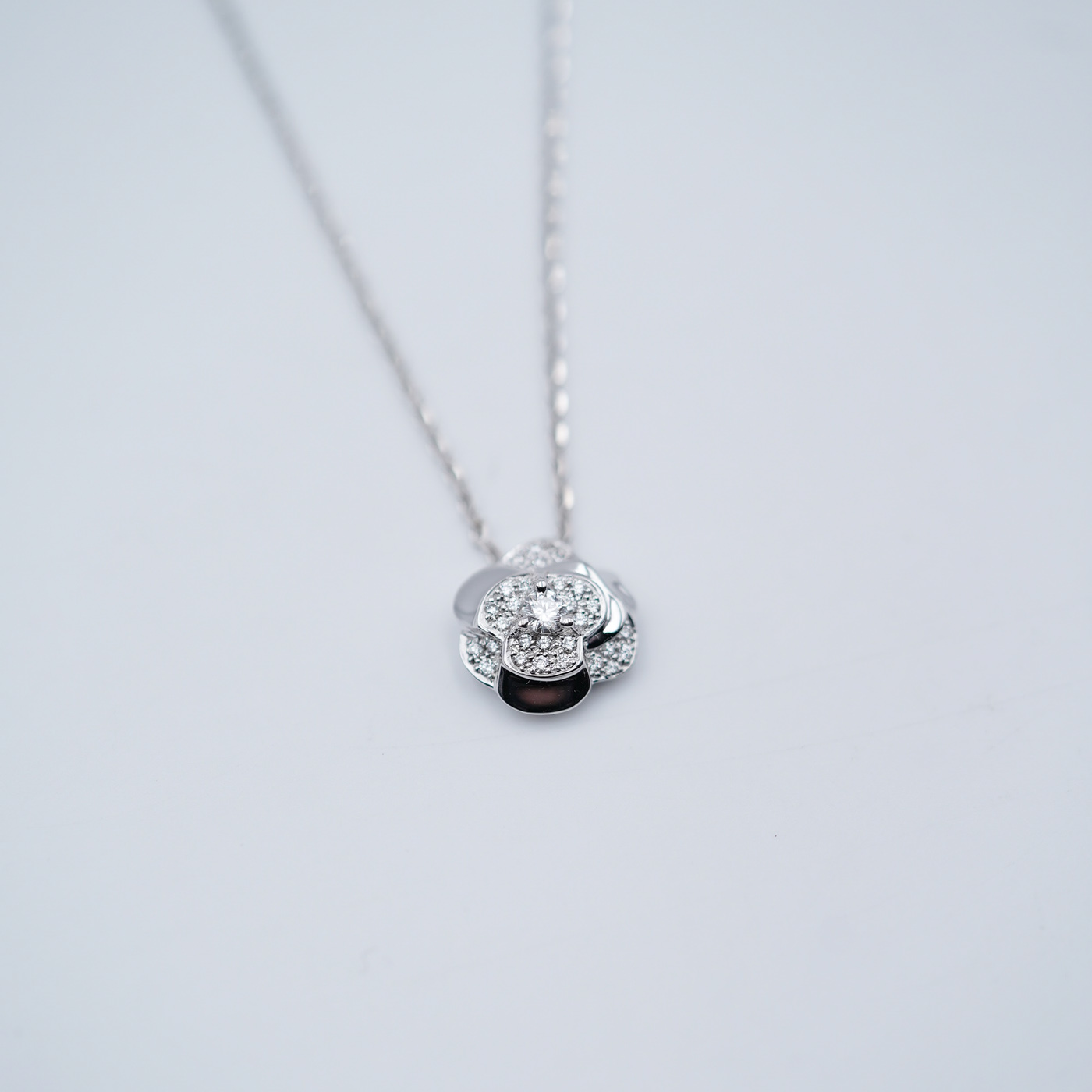 Chanel Camélia Necklace