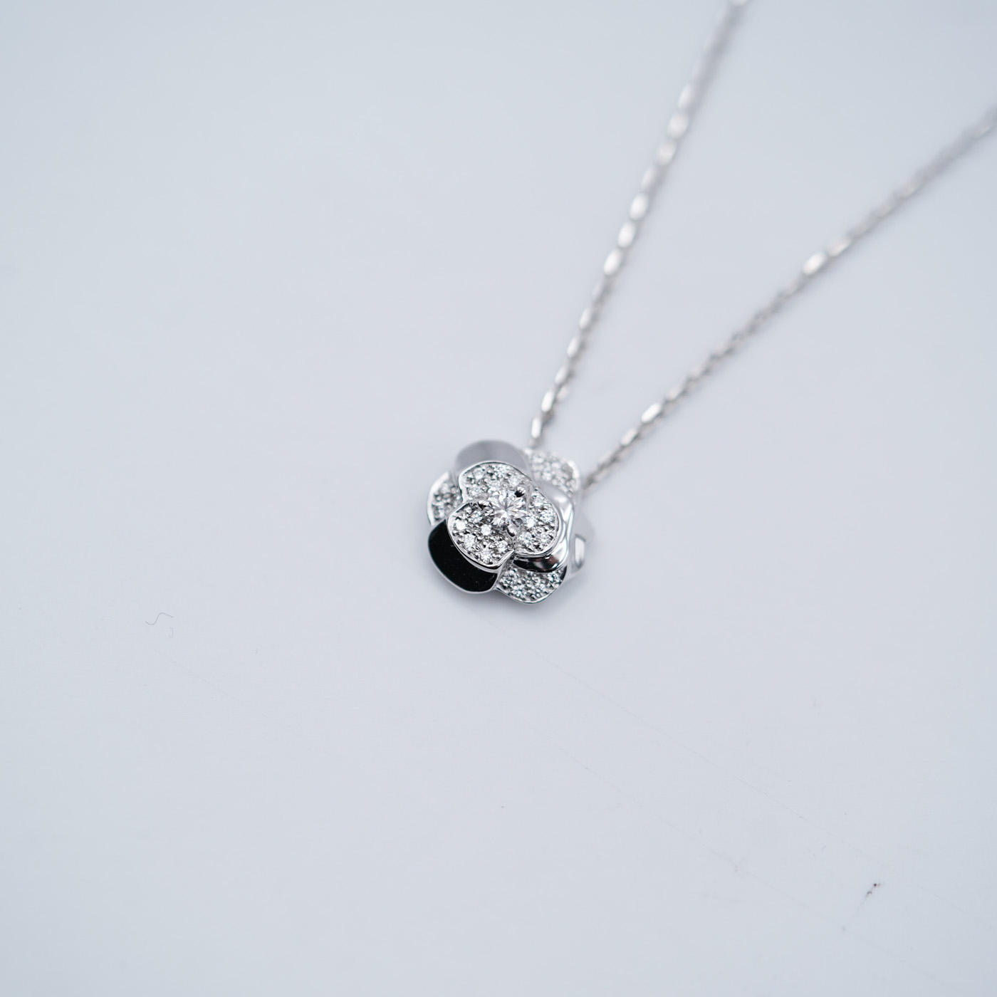 Chanel Camélia Necklace