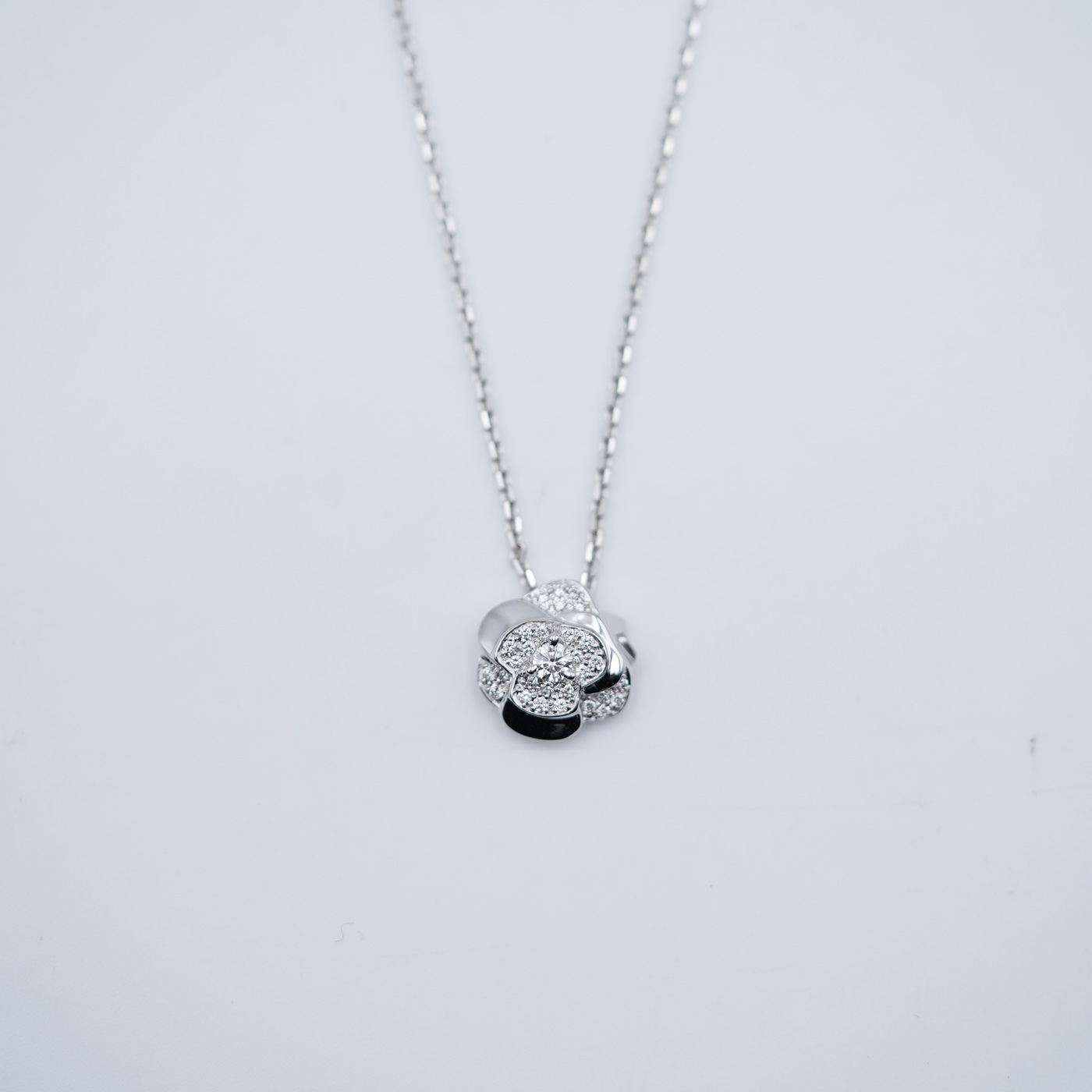 Chanel Camélia Necklace