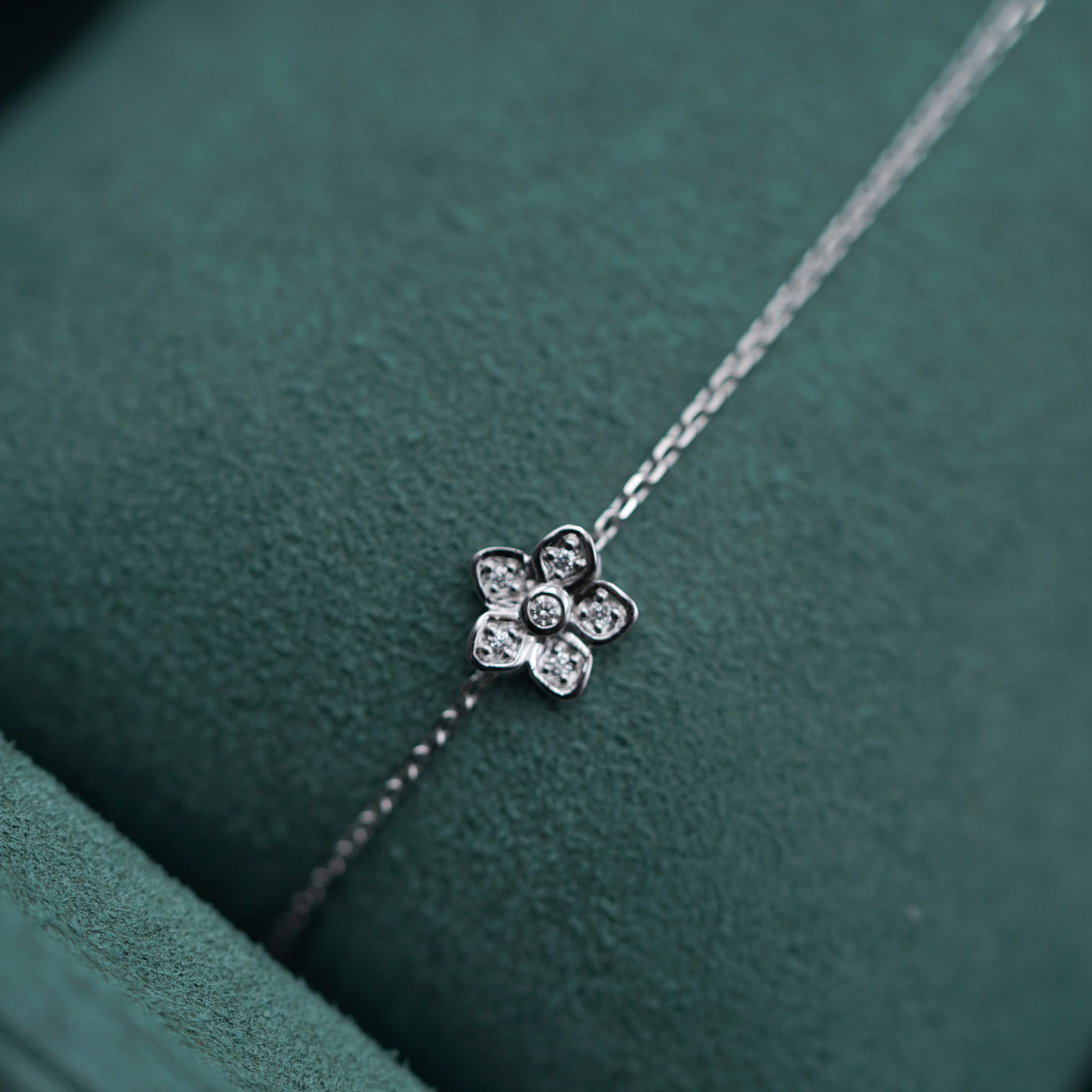 Graff Wild Flower Petite Pavé Diamond Bracelet Armband
