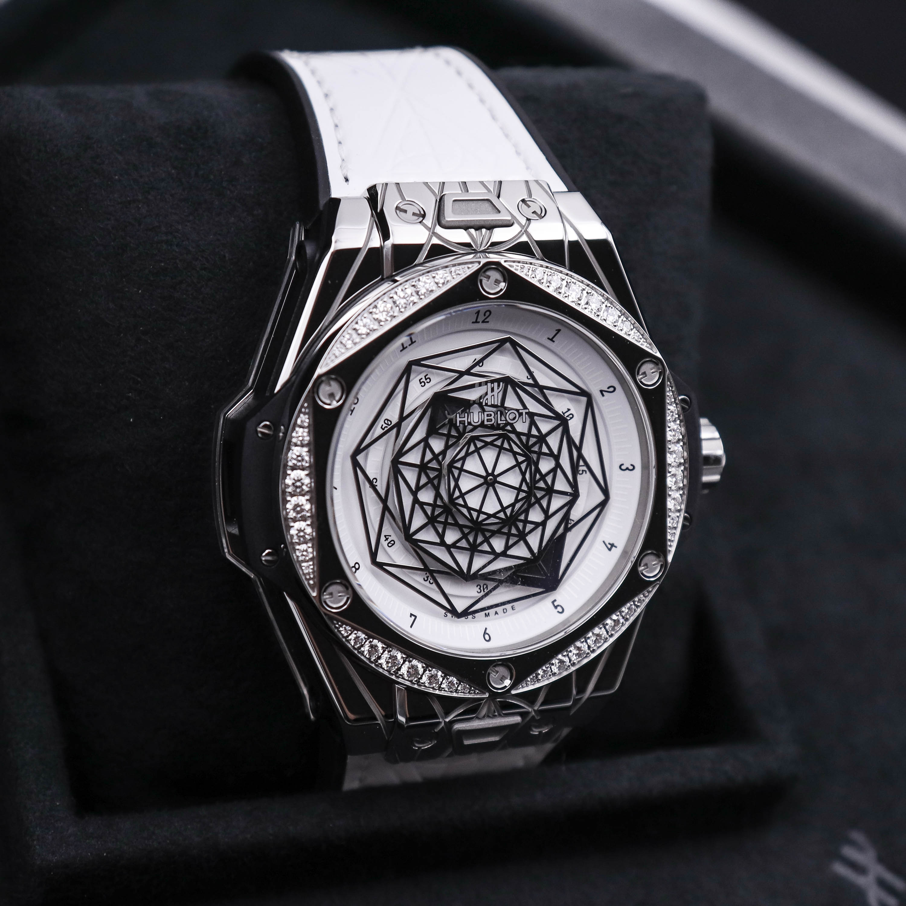 Hublot Big Bang Sang Bleu Steel White Diamonds 39