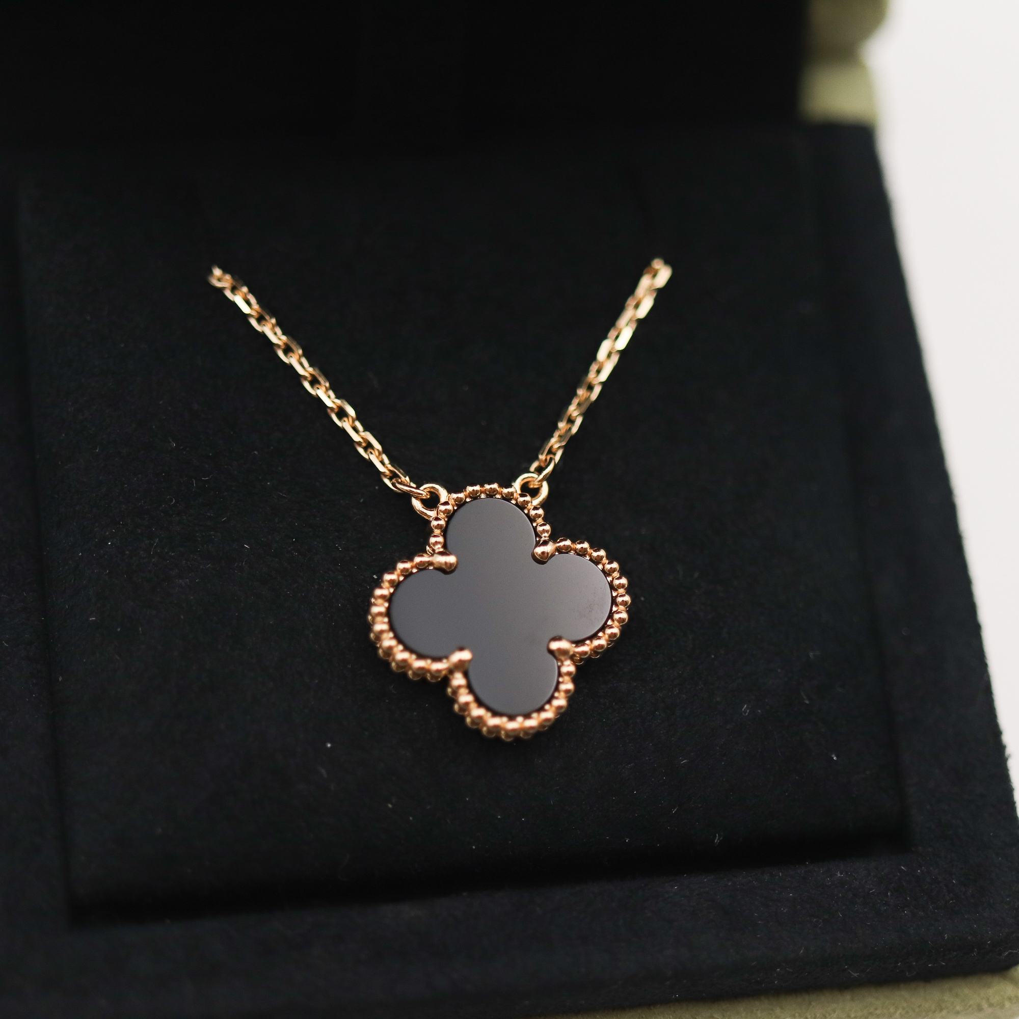 Van Cleef & Arpels Vintage Alhambra pendant Necklace