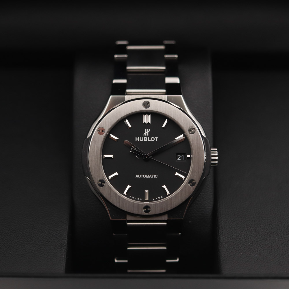 Hublot Classic Fusion 38 Titanium