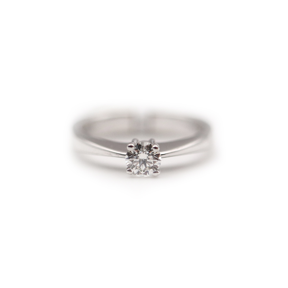 Jewellery Engagement Ring in White Gold Ring