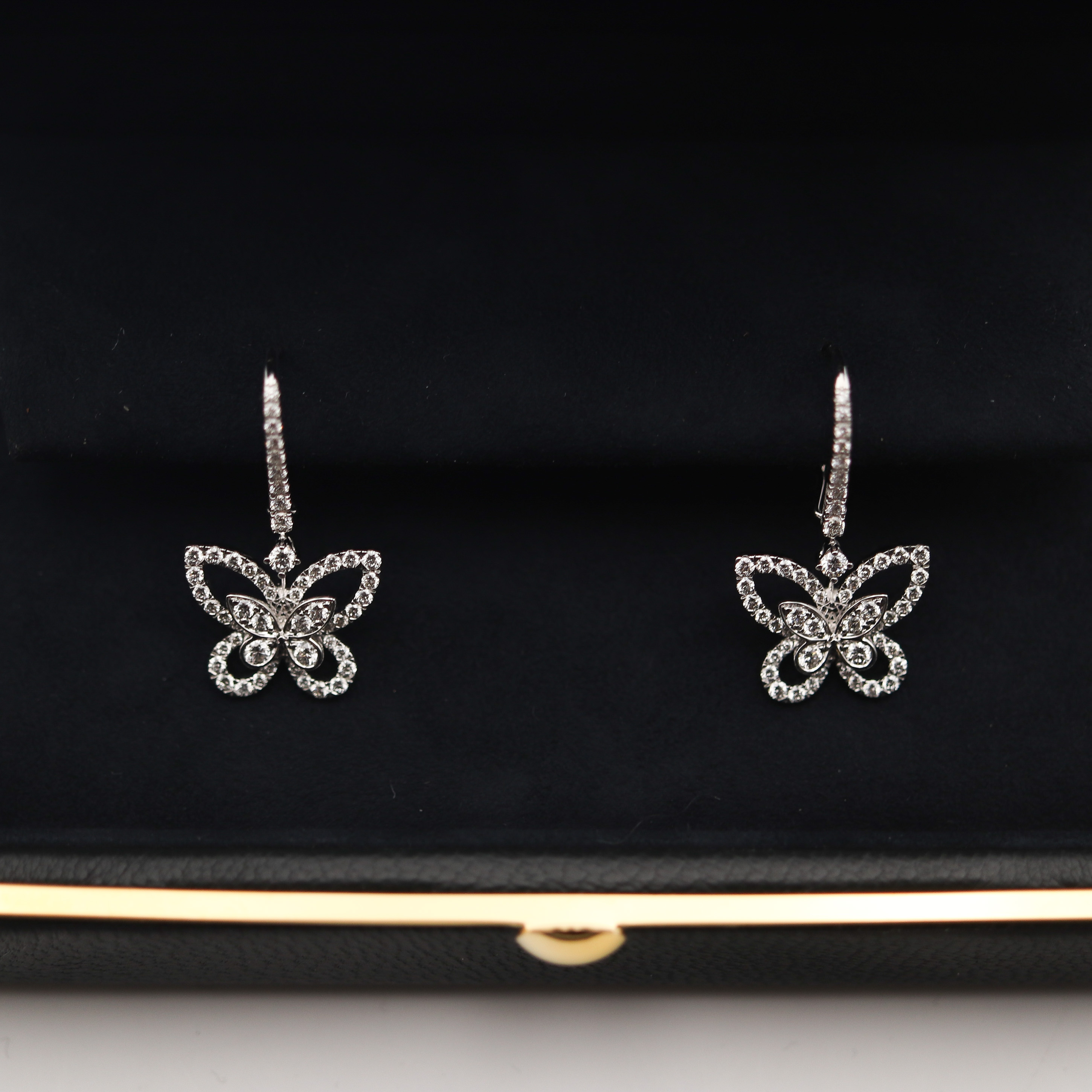 Graff Butterfly Silhouette Diamond Drop Earrings Kolczyki