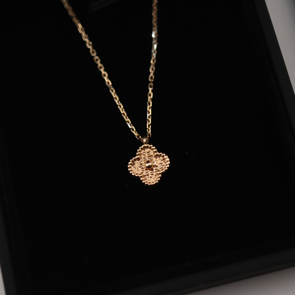 Van Cleef & Arpels Vintage Alhambra pendant Necklace