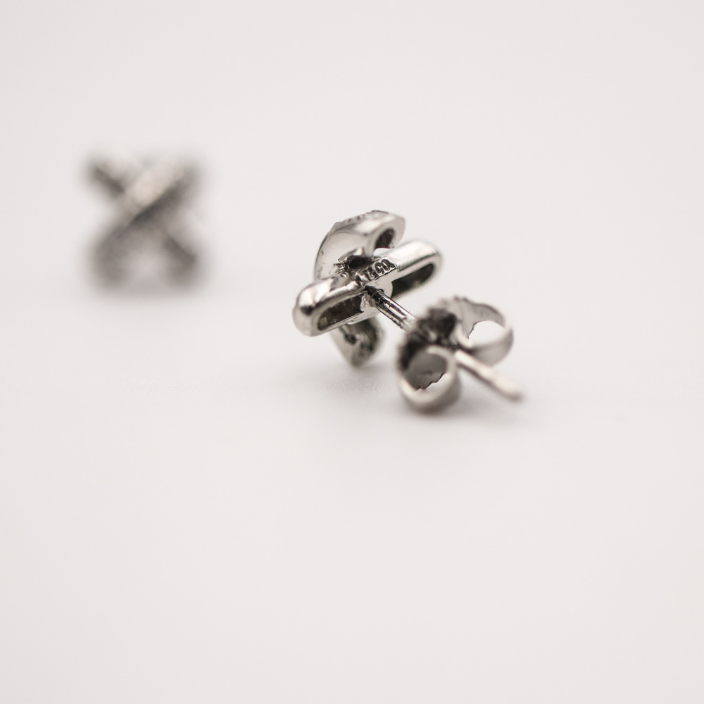 Tiffany & Co. Signature X Diamond Platinum Stud Earrings Örhängen